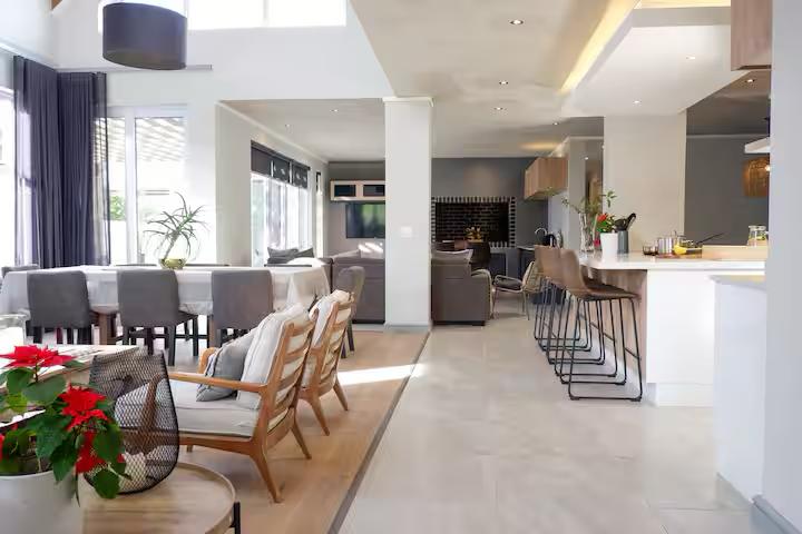 6 Bedroom Property for Sale in Kingswood Golf Estate Western Cape